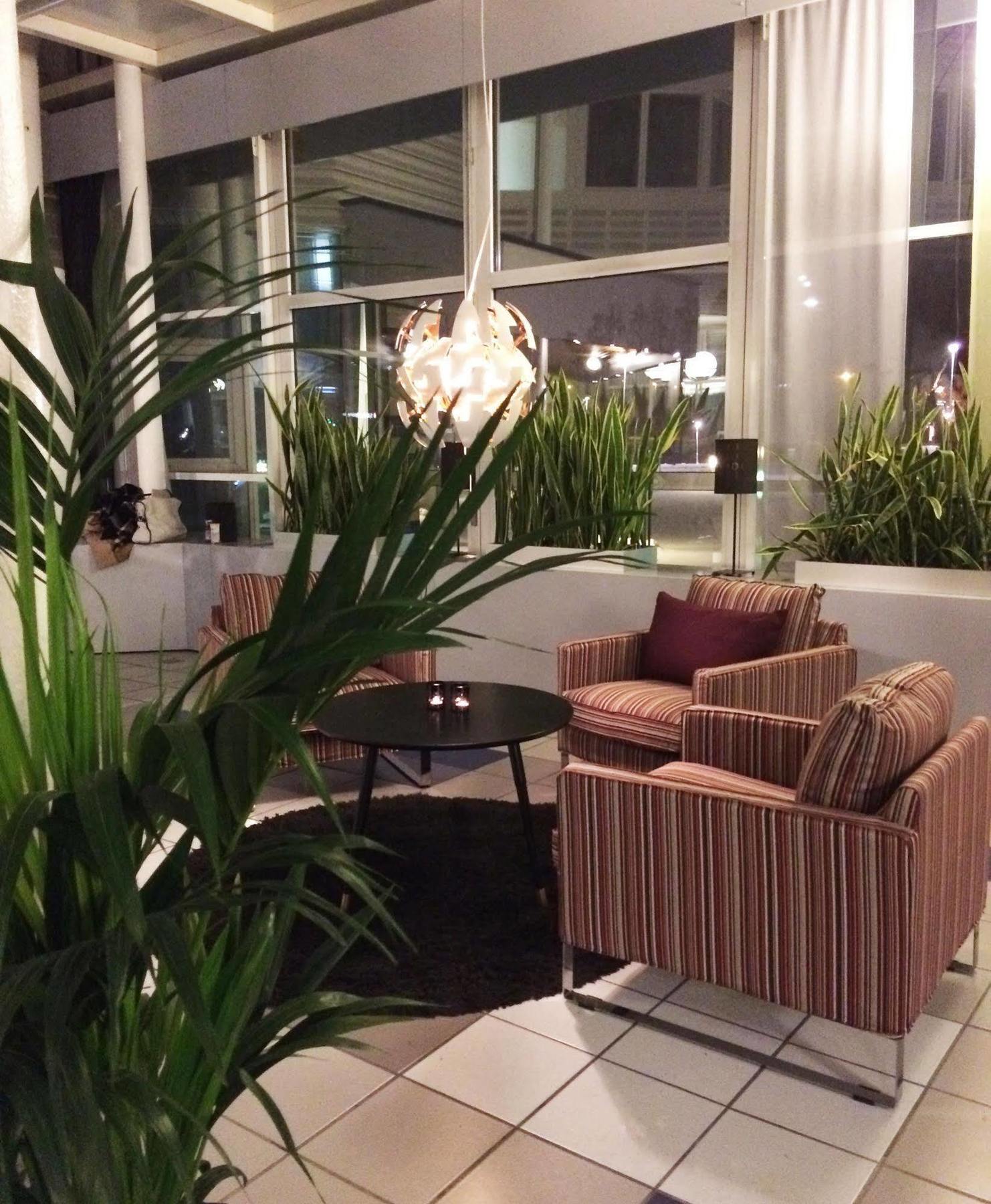 First Hotel Joenkoeping Bagian luar foto
